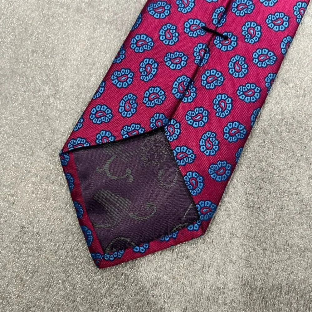 [W2.75”]Ted Baker Elegant Red and Blue Paisley Patterned Textured Silk Tie